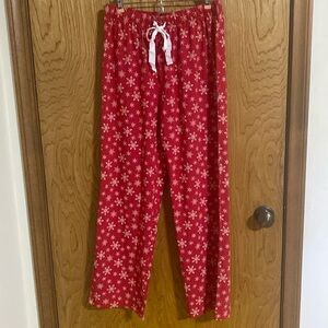 Land’s End Small Pajama pant never been worn or washed it is a Christmas print